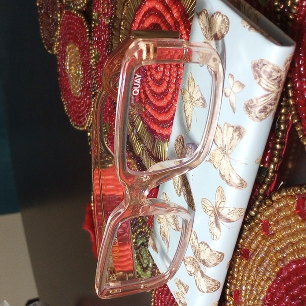 Quay Yada Yada Blue Light Glasses - Picture 8 of 17